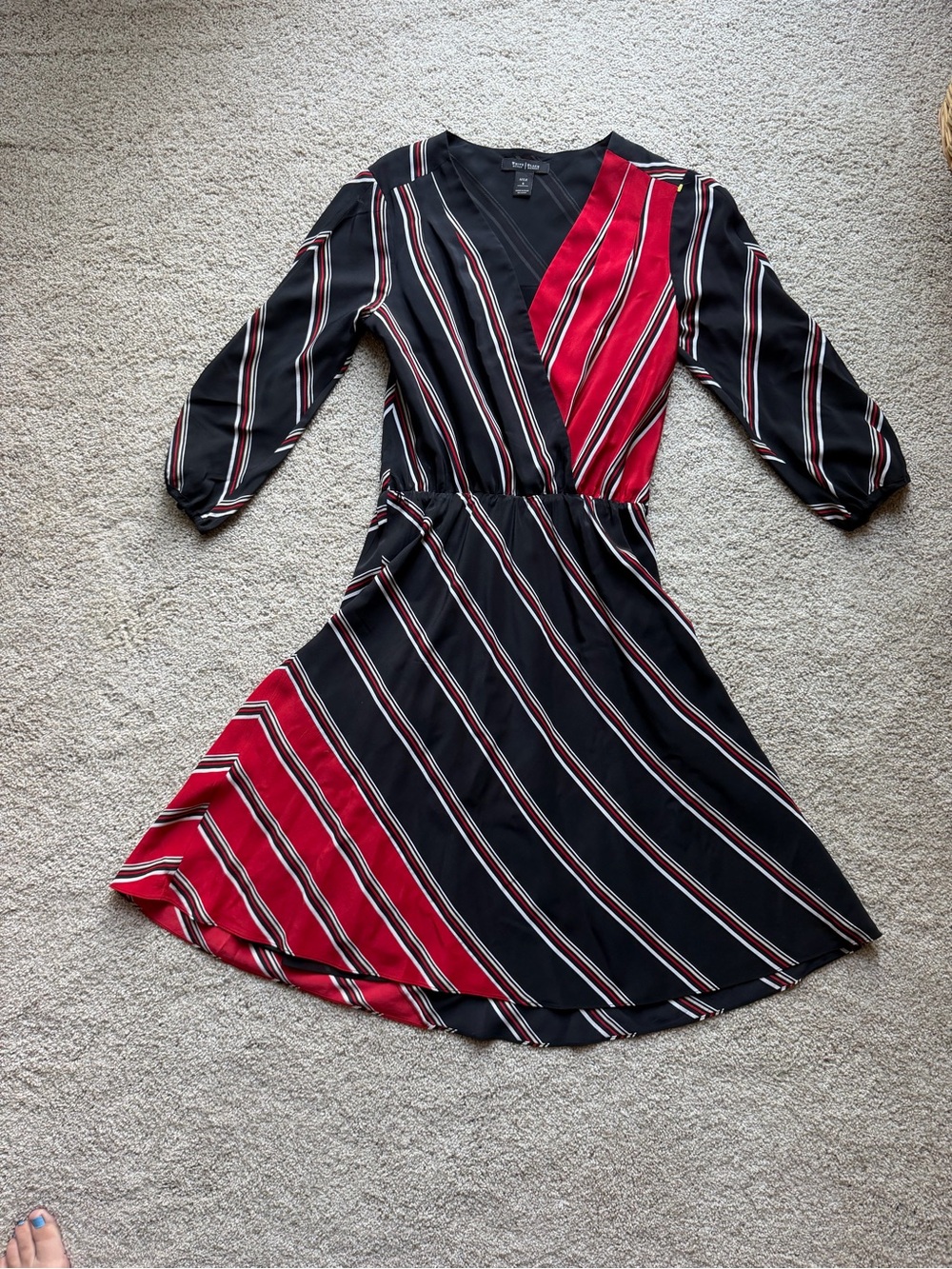 WHBM cocktail dress 100% silk black/red 6